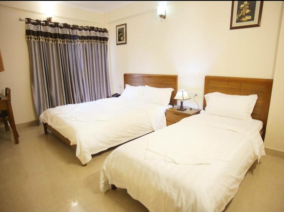 העיר בנגלור The Lounge Business Hotel מראה חיצוני תמונה