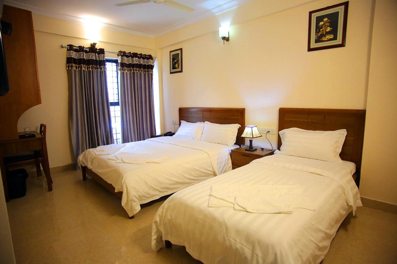 העיר בנגלור The Lounge Business Hotel מראה חיצוני תמונה