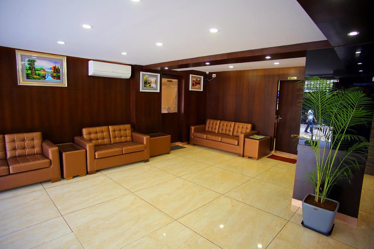 העיר בנגלור The Lounge Business Hotel מראה חיצוני תמונה